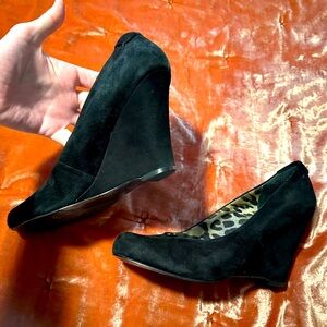 Nine West Suede Wedges Size 9.5 Black
